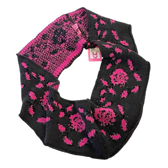 Betsey Johnson Gift Set Beanie Pom Pom & Circle Scarf Black Pink Rose Print NEW - Picture 5 of 7